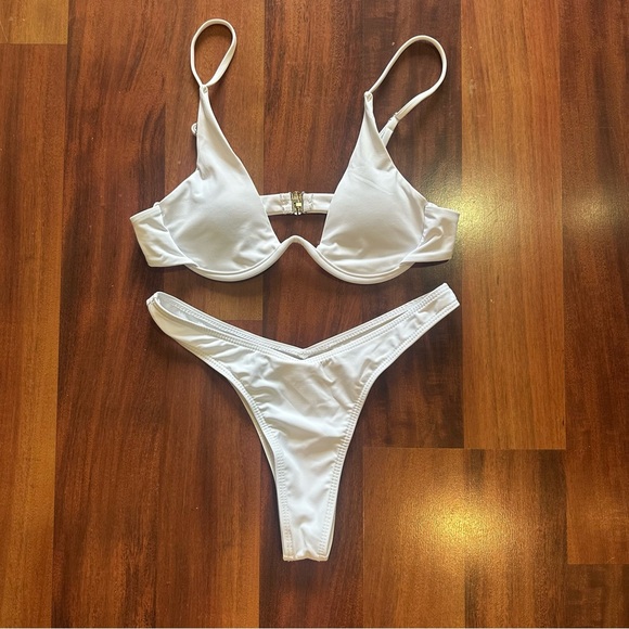 White 2 piece bikini swimsuit - Picture 1 of 4